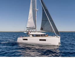 Lagoon 40 in La Spezia / Porto Mirabello thumbnail 6