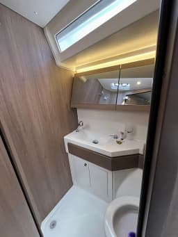Oceanis 47 in Athens / Alimos Marina thumbnail 12