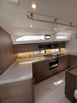 Oceanis 47 in Athens / Alimos Marina thumbnail 14