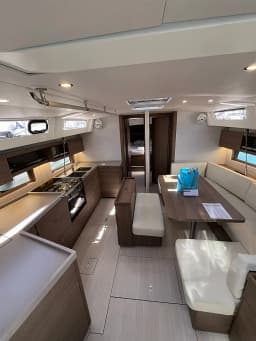 Oceanis 47 in Athens / Alimos Marina thumbnail 9