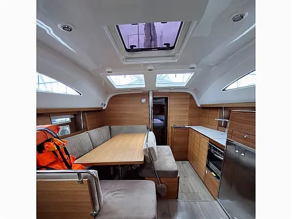 Elan Impression 45.1 in Trogir / ACI Marina Trogir - Photo 3