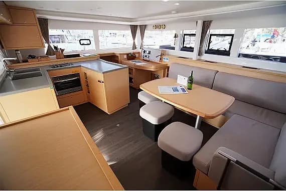 Lagoon 450 Fly in Marmaris / Albatros Marina - Photo 3