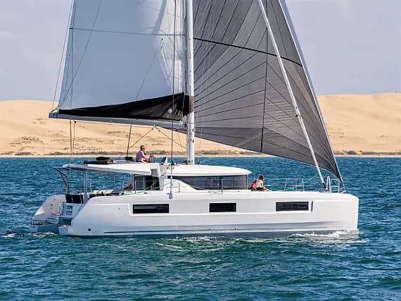 Lagoon 46 in Santorini / Vlichada port - image 1