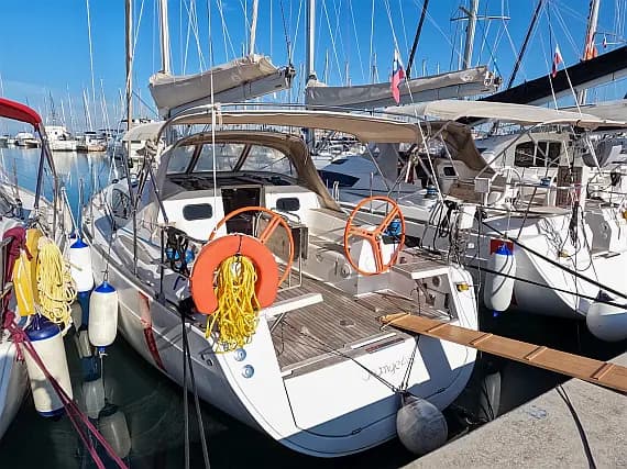 Elan Impression 354 in Izola / Marina Izola - image 1