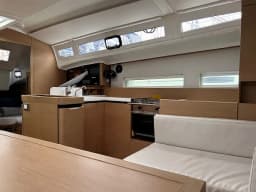 Sun Odyssey 410 in Tenerife / Las Galletas / Marina del Sur thumbnail 5