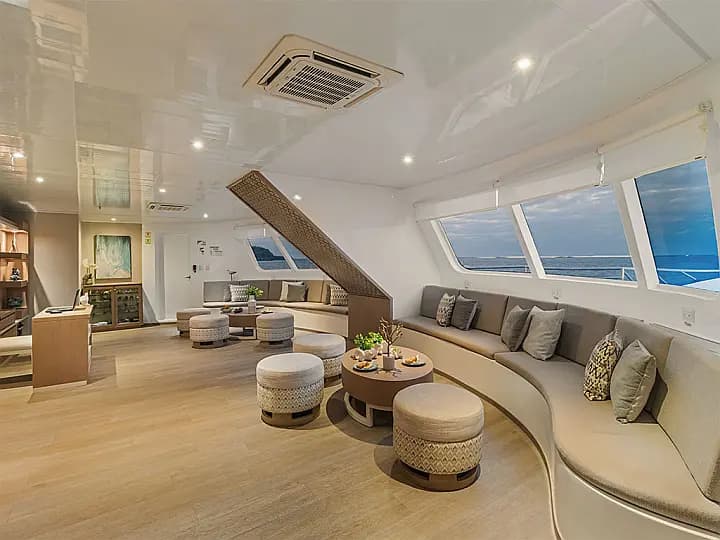 Power Catamaran in Baltra - Photo 4