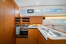 Sun Odyssey 380 in Kos / Marina Kos thumbnail 9