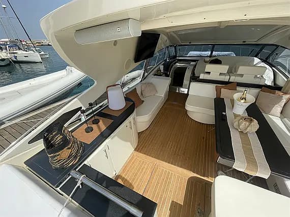 Bayliner 652 in Sicily / Palermo / Marina Arenella - Photo 2