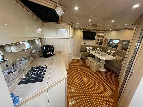 Bayliner 652 in Sicily / Palermo / Marina Arenella - Photo 3