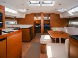 Sun Odyssey 490 in Sardinia / Portisco / Marina di Portisco thumbnail 9