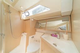 Oceanis 41.1 in Athens / Alimos Marina thumbnail 10
