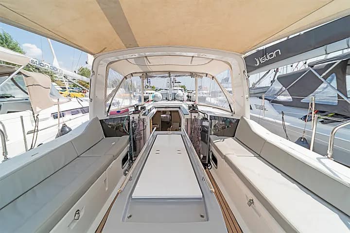 Oceanis 41.1 in Athens / Alimos Marina - Photo 5