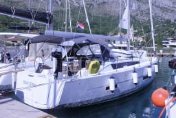 Dufour 430 in Dubrovnik / ACI Marina Dubrovnik thumbnail 7