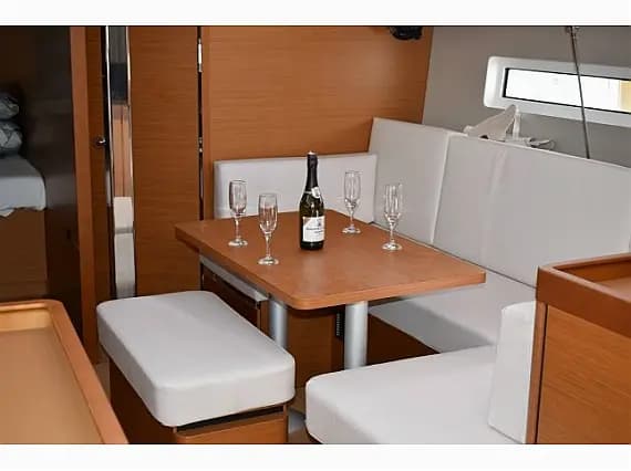 Sun Odyssey 440 in Sukošan / D-Marin Dalmacija Marina - Photo 2
