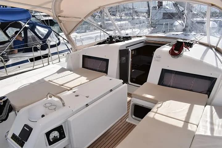 Sun Odyssey 440 in Sukošan / D-Marin Dalmacija Marina - Photo 4