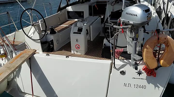 Sun Odyssey 440 in Skiathos - Photo 5