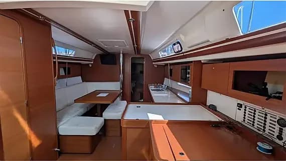 Dufour 375 Grand Large in Saint-Quay-Portrieux / Port d'Armor - Photo 3