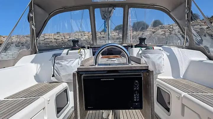 Dufour 375 Grand Large in Saint-Quay-Portrieux / Port d'Armor - Photo 5