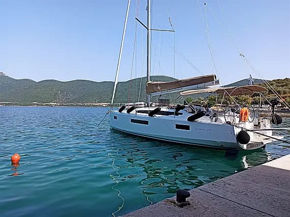 Sun Odyssey 410 in Volos / Port of Volos - Photo 1