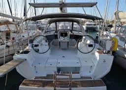 Oceanis 48 in Lavrion Main Port thumbnail 6