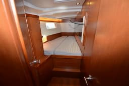 Oceanis 48 in Lavrion Main Port thumbnail 8