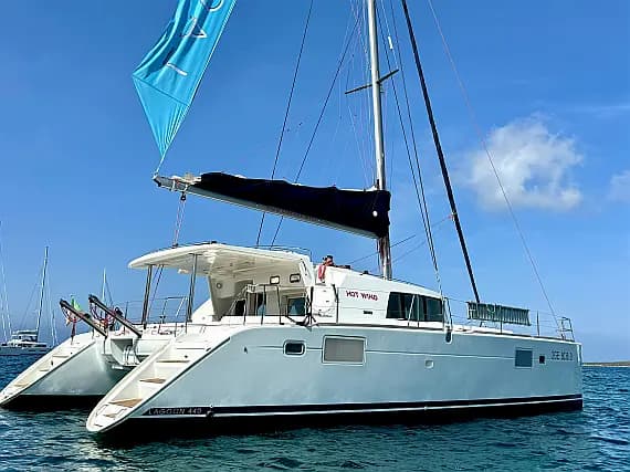 Lagoon 440 in Sardinia / Olbia / Marina Golfo Cugnana - Photo 1