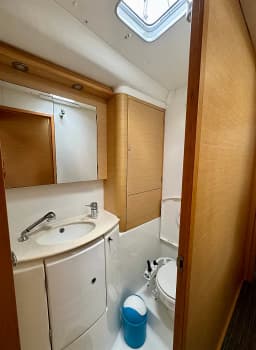 Lagoon 440 in Sardinia / Olbia / Marina Golfo Cugnana thumbnail 11