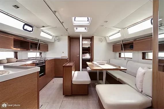 Oceanis 46.1 in Puntone / Marina di Scarlino - Photo 3