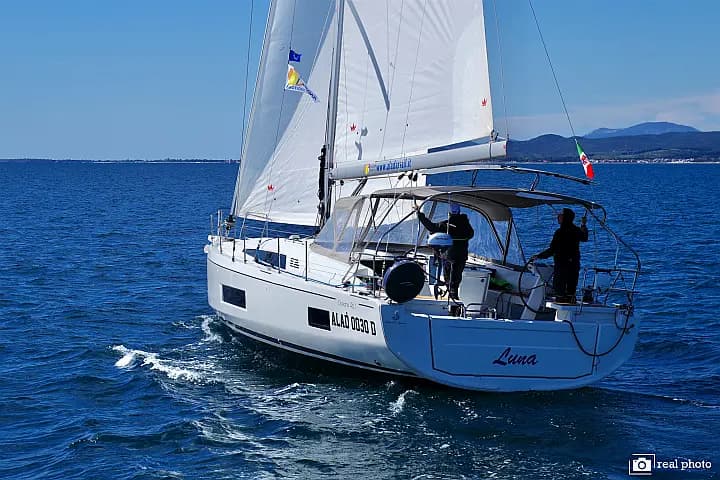 Oceanis 46.1 in Puntone / Marina di Scarlino - Photo 4