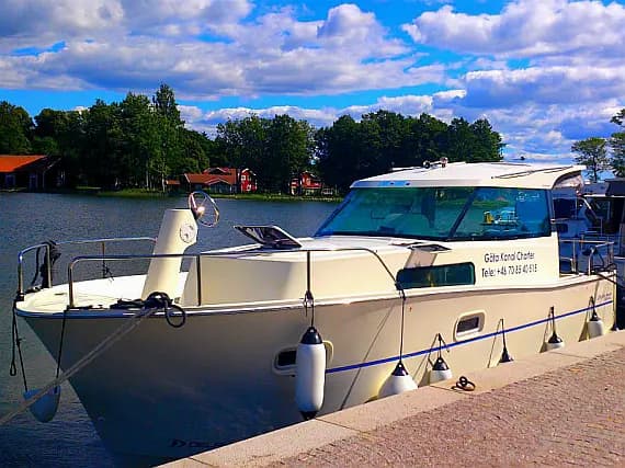 Delphia Escape 800 in Motala Harbour - image 1