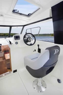 Delphia Escape 800 in Motala Harbour thumbnail 3