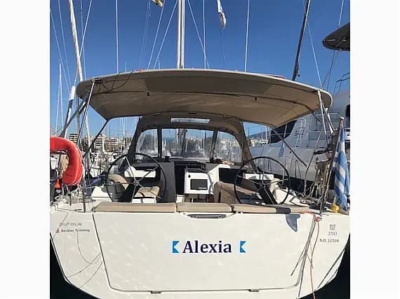 Deck plan of Dufour 390 Grand Large in Athens / Alimos Marina