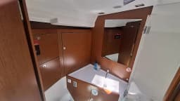 Oceanis 45 in Herceg Novi / Lazure Meljine Marina thumbnail 5
