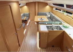 Sun Odyssey 419 in La Spezia / Porto Mirabello thumbnail 2