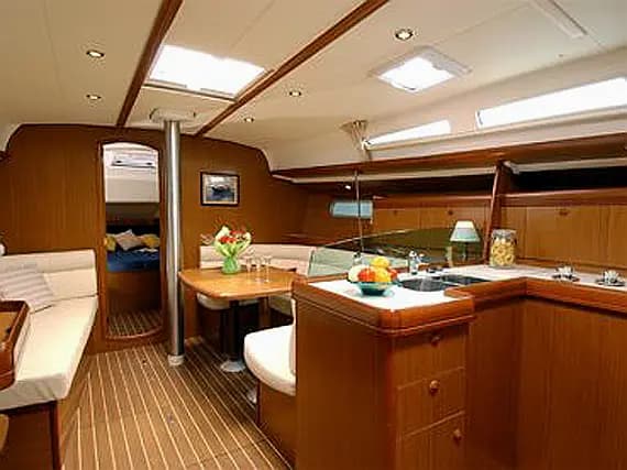 Sun Odyssey 42 i in Skopelos / Elios / Neo Klima - Photo 3