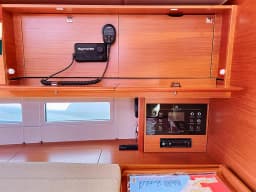 Dufour 390 Grand Large in Kaštel Gomilica / Marina Kaštela thumbnail 25