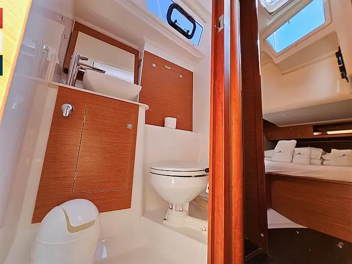 Dufour 390 Grand Large in Kaštel Gomilica / Marina Kaštela - Photo 5