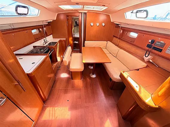 Oceanis 43 in Sukošan / D-Marin Dalmacija Marina - Photo 3