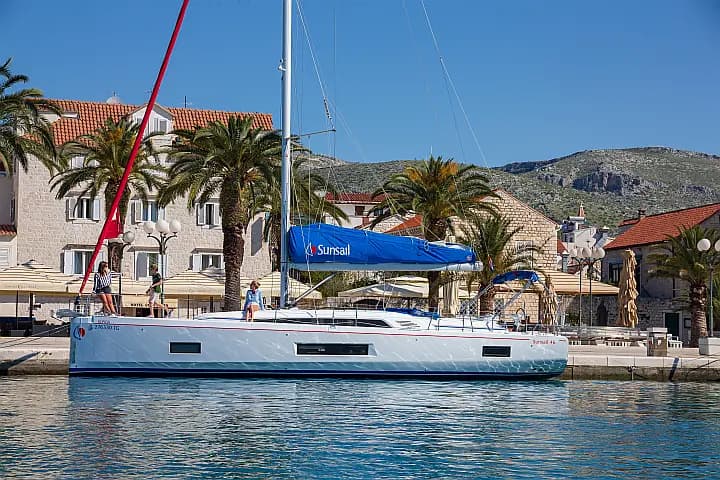 Oceanis 46.1 in Marina Agana - Photo 5