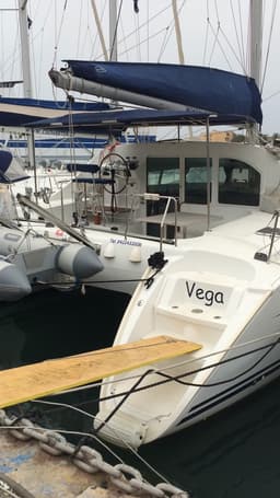 Lagoon 410 S2 in Sardinia / Cagliari / Marina di Cagliari thumbnail 7