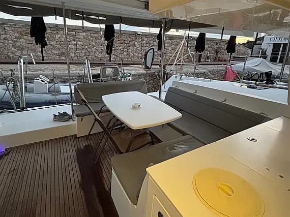 Lagoon 450 Fly in Athens / Alimos Marina - Photo 3