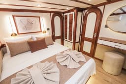 Luxury Sailing Yacht in Fethiye port thumbnail 14
