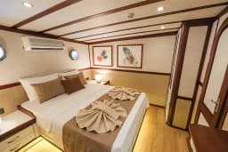 Luxury Sailing Yacht in Fethiye port thumbnail 23