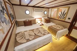 Luxury Sailing Yacht in Fethiye port thumbnail 26