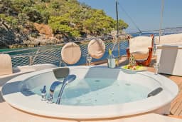 Luxury Sailing Yacht in Fethiye port thumbnail 36