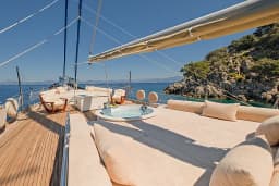 Luxury Sailing Yacht in Fethiye port thumbnail 38