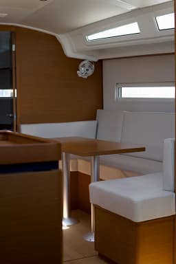 Sun Odyssey 410 in Skiathos thumbnail 11