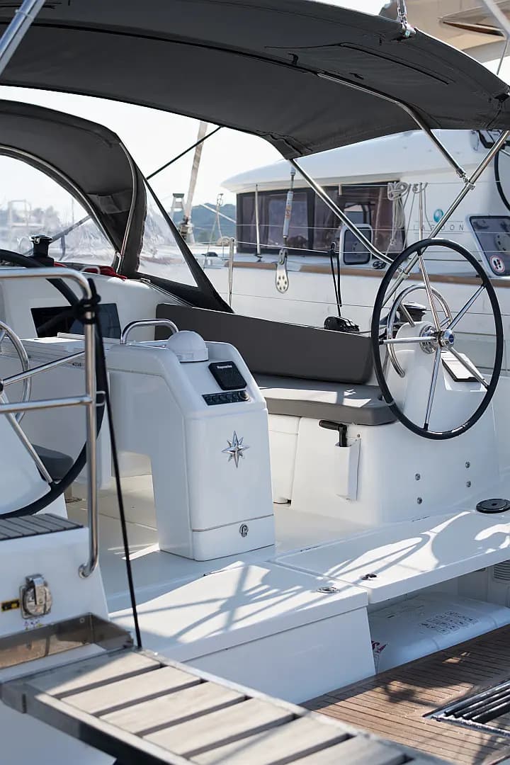 Sun Odyssey 410 in Skiathos - Photo 5