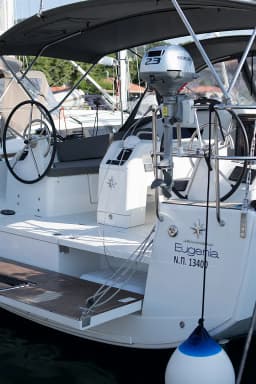 Sun Odyssey 410 in Skiathos thumbnail 5