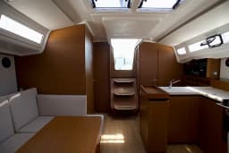 Sun Odyssey 410 in Skiathos thumbnail 6